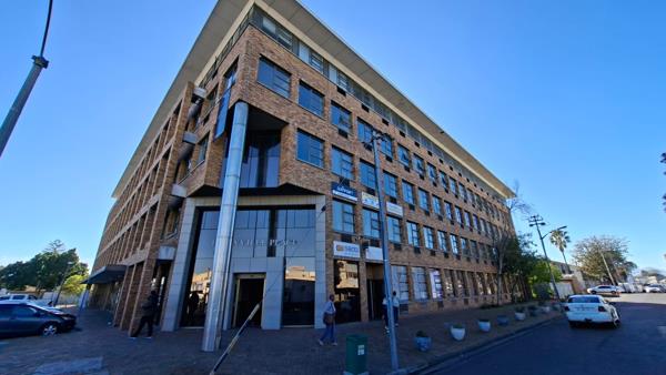 794 m² Commercial space