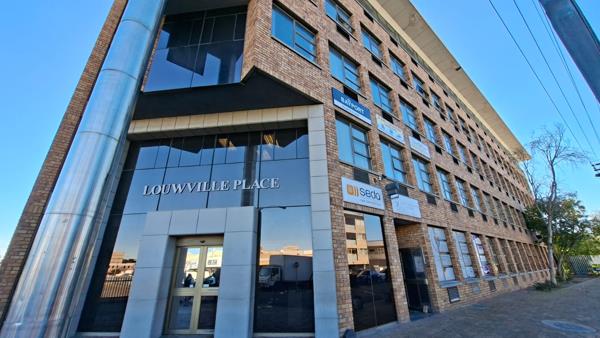 1 043 m² Commercial space