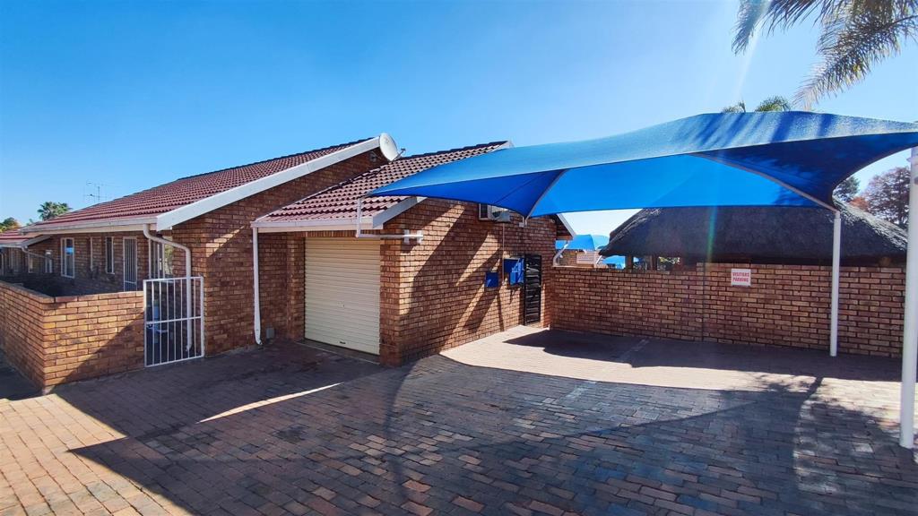 4 Bedroom Townhouse