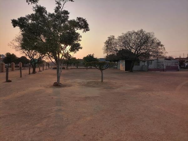 1 200 m² Land