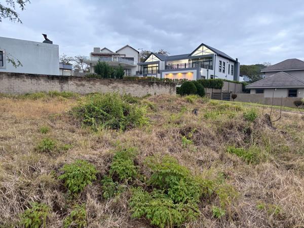 932 m² Land