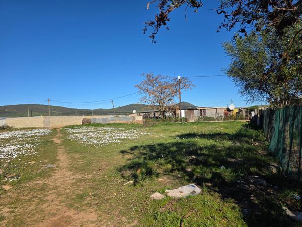 892 m² Land