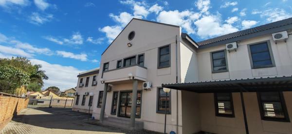 498 m² Office Space