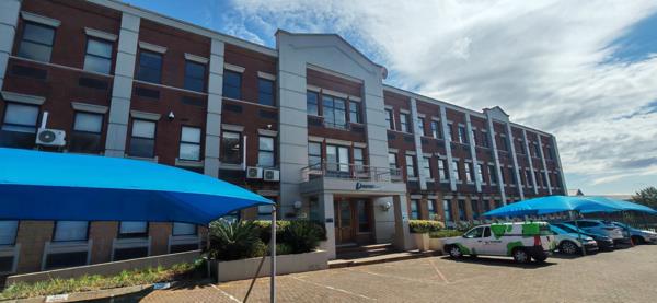 750 m² Office Space