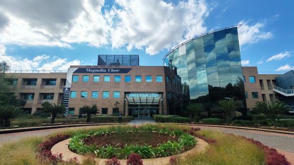 584 m² Office Space