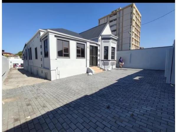 295 m² Office Space