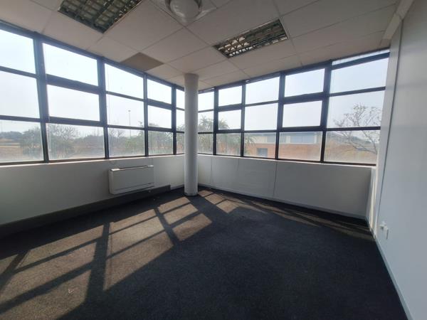 253.9 m² Office Space