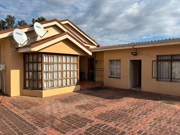 21 Bedroom House