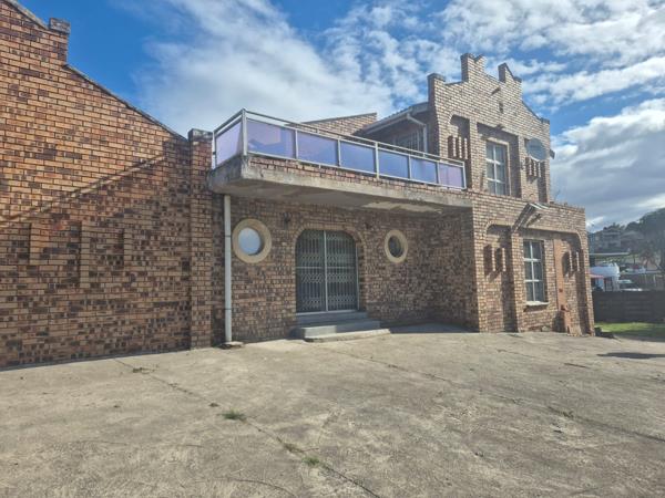 7 Bedroom House
