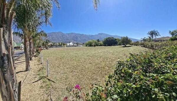 3 965 m² Land