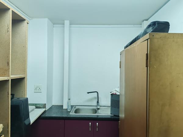 102 m² Retail Space