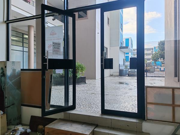 102 m² Retail Space