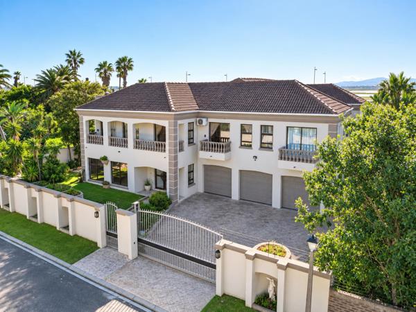 6 Bedroom House