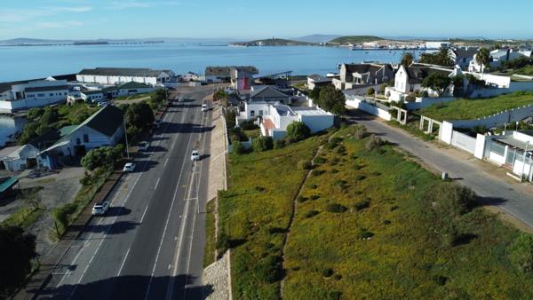 535 m² Land