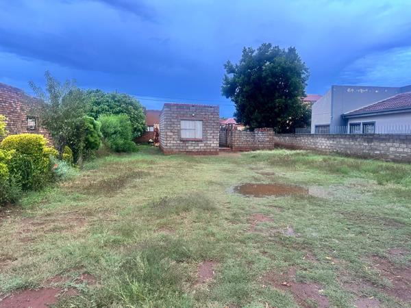 450 m² Land