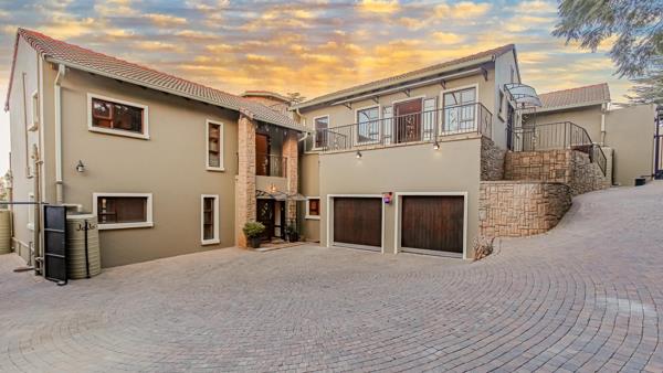 6 Bedroom House