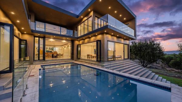 8 Bedroom House