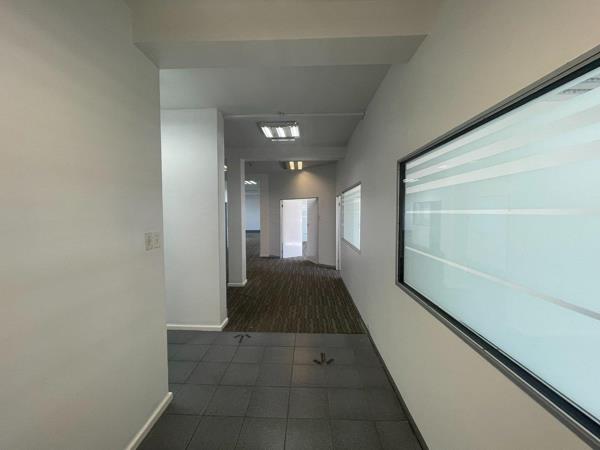 600 m² Office Space
