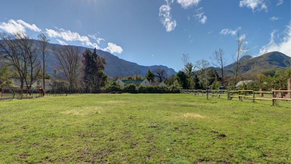 1 200 m² Land