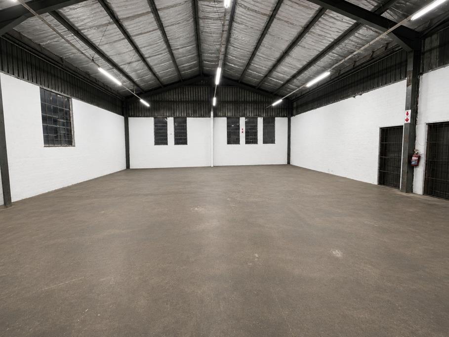 211 m² Commercial space