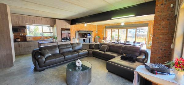 6 Bedroom House