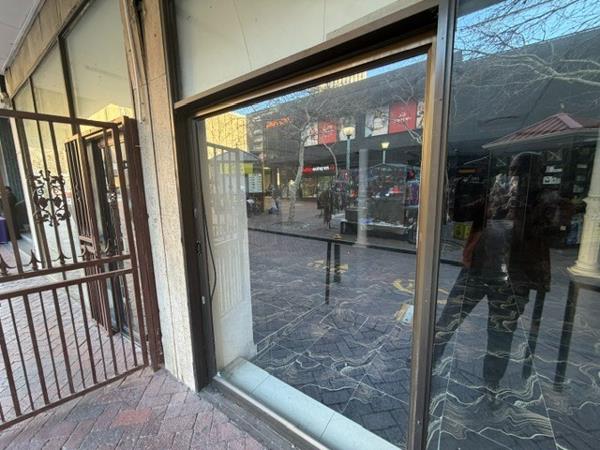 303 m² Retail Space