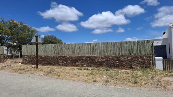 825 m² Land