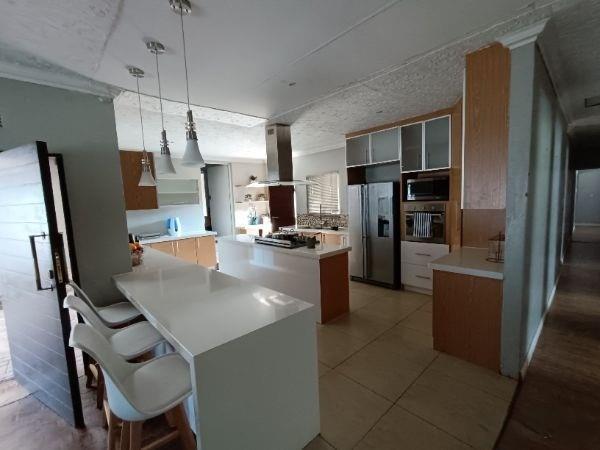 6 Bedroom House