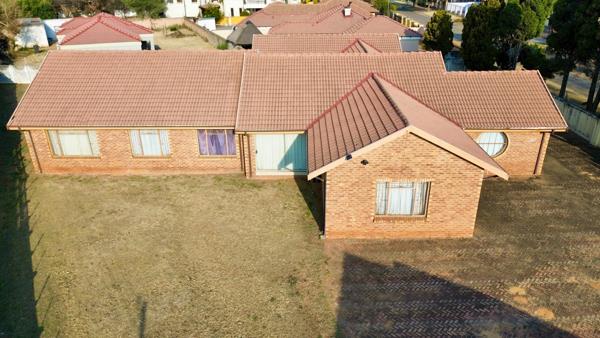 8 Bedroom House