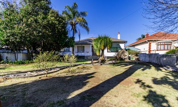 11 Bedroom House
