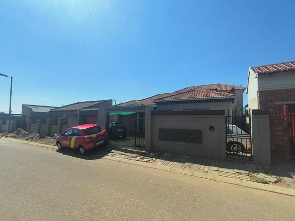 6 Bedroom House