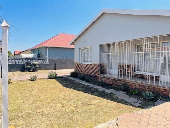 8 Bedroom House