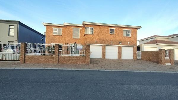 6 Bedroom House