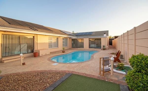 5 Bedroom House