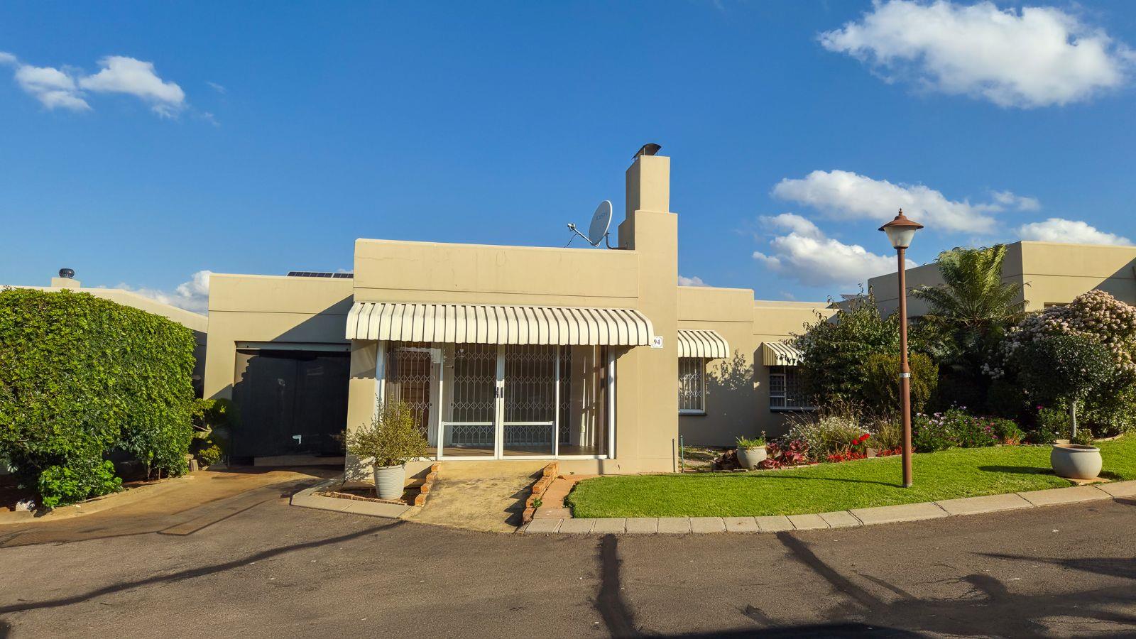 2 Bedroom House in Rietvalleirand