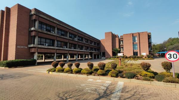 1 176 m² Office Space