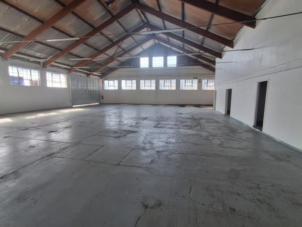 1 100 m² Commercial space