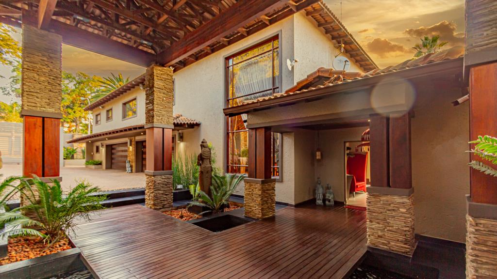 6 Bedroom House