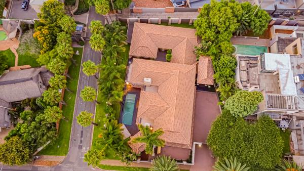 6 Bedroom House