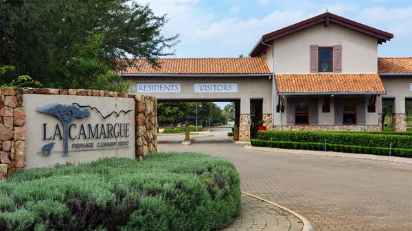 1 351 m² Land