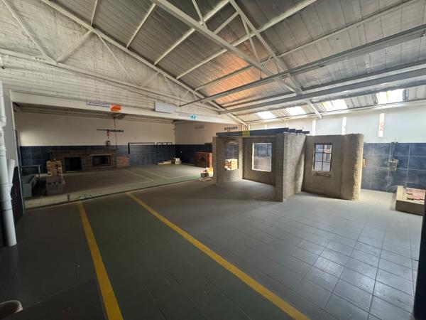 1 300 m² Industrial space