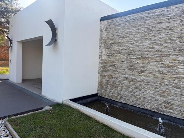 6 Bedroom House