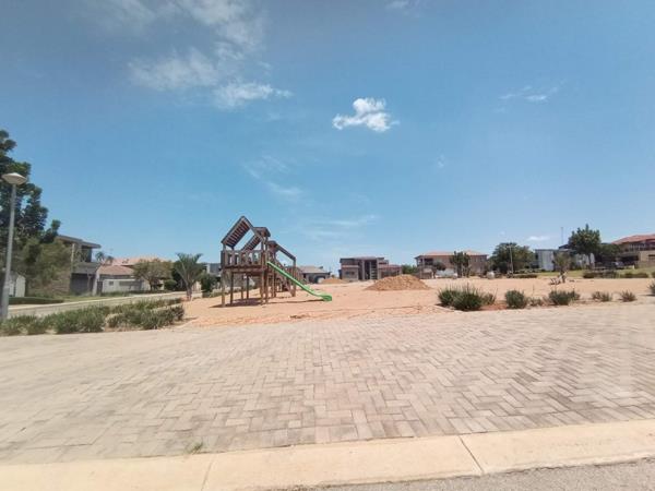 723 m² Land