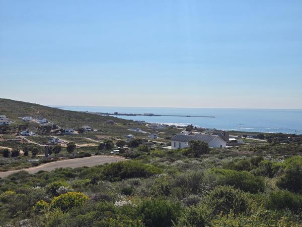 300 m² Land