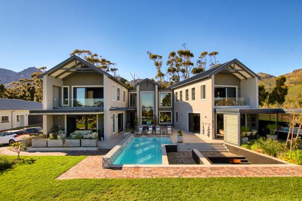 8 Bedroom House
