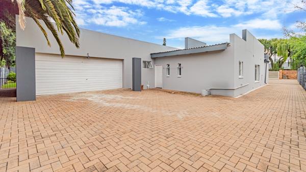 6 Bedroom House