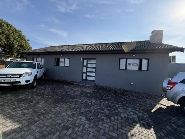 215 m² Commercial space