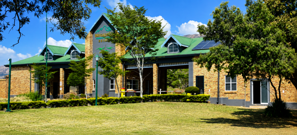 1 135 m² Land
