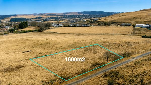 1 600 m² Land