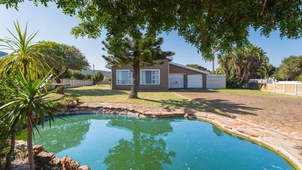 House in Sandbaai